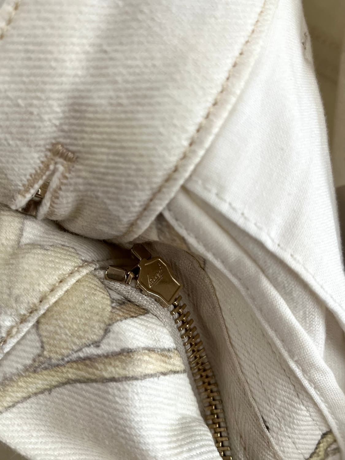 샤넬 2018SS 컬렉션 로우라이즈 플라워 데님 팬츠 상품이미지4