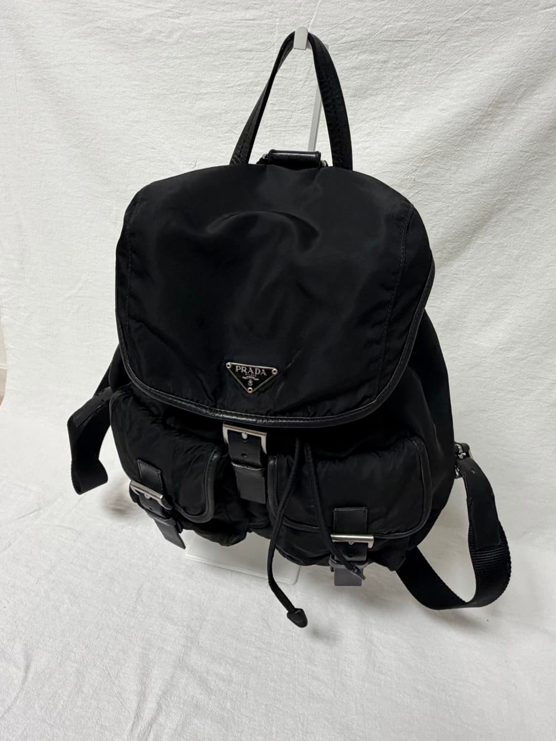 정품 프라다 포코노 나일론 투포켓 미디움 백팩 블랙 상품이미지7