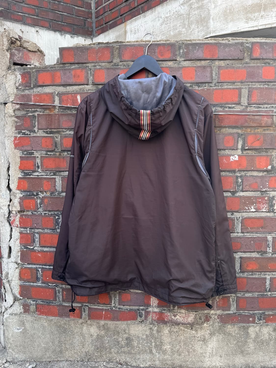 버버리 블랙라벨 테크니컬 윈드브레이커 자켓  상품이미지4