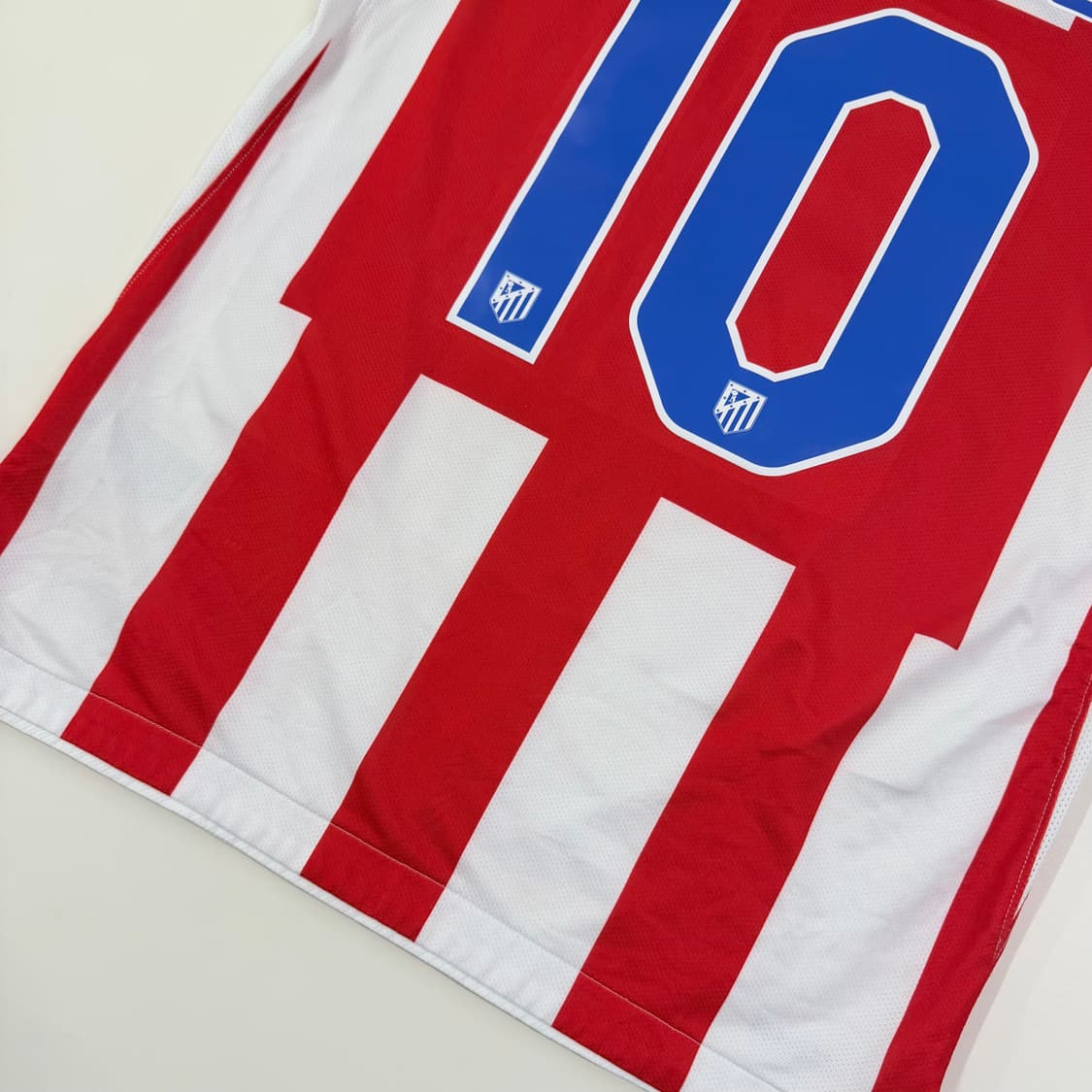 10-11 AT마드리드 홈 아구에로 유니폼 상품이미지3