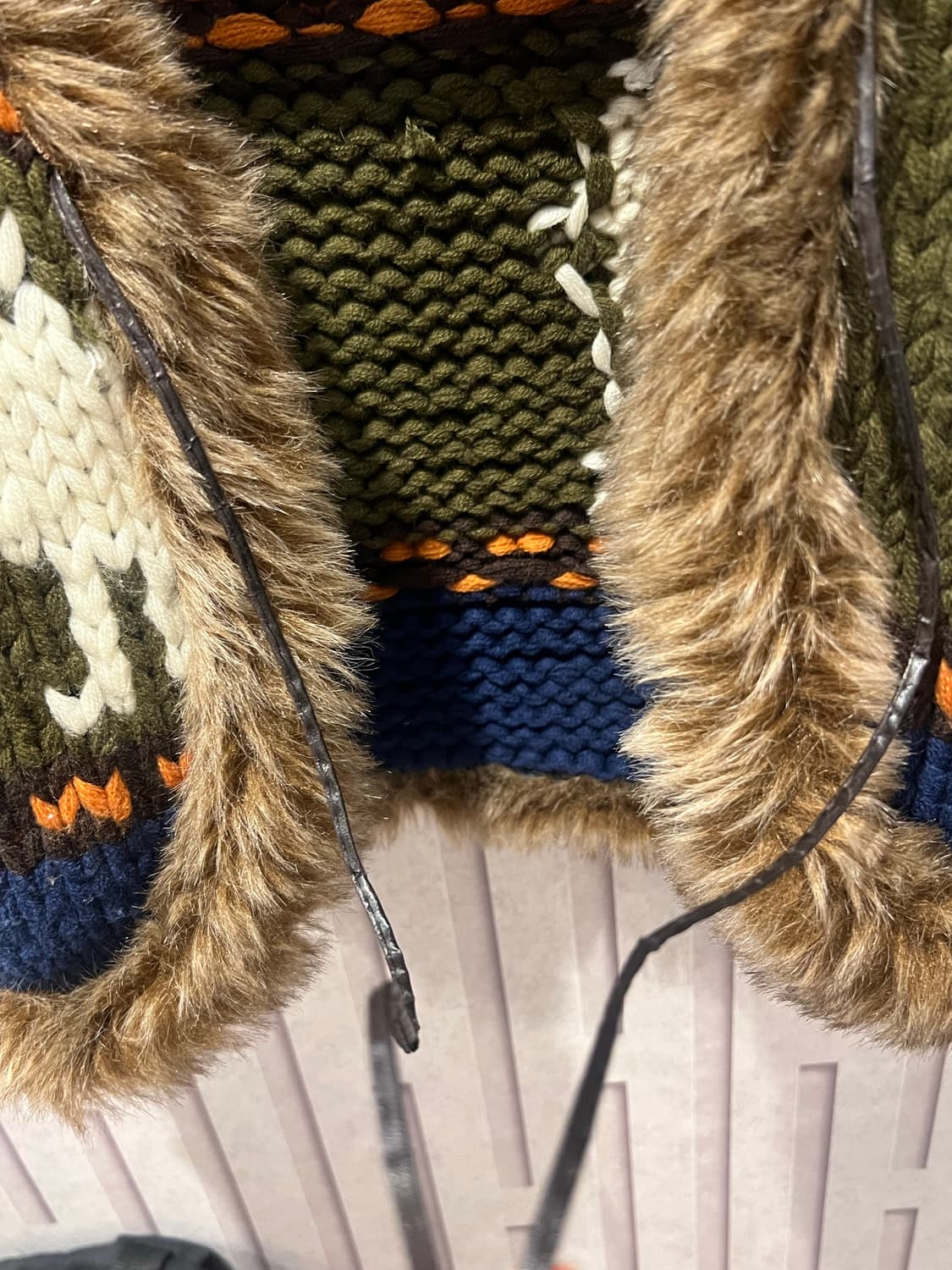 선가든파티 카키 히피 니트 퍼 조끼  상품이미지5