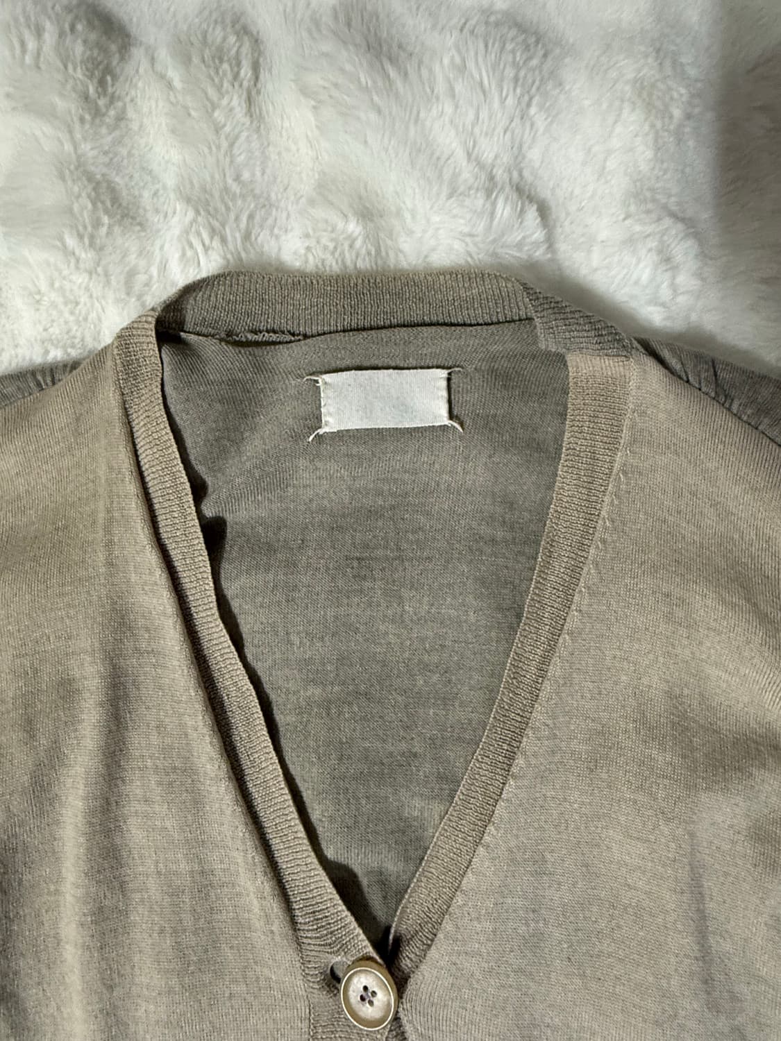 [OS] 마틴 마르지엘라 04fw 블랭크탭 가디건 베이지 상품이미지1