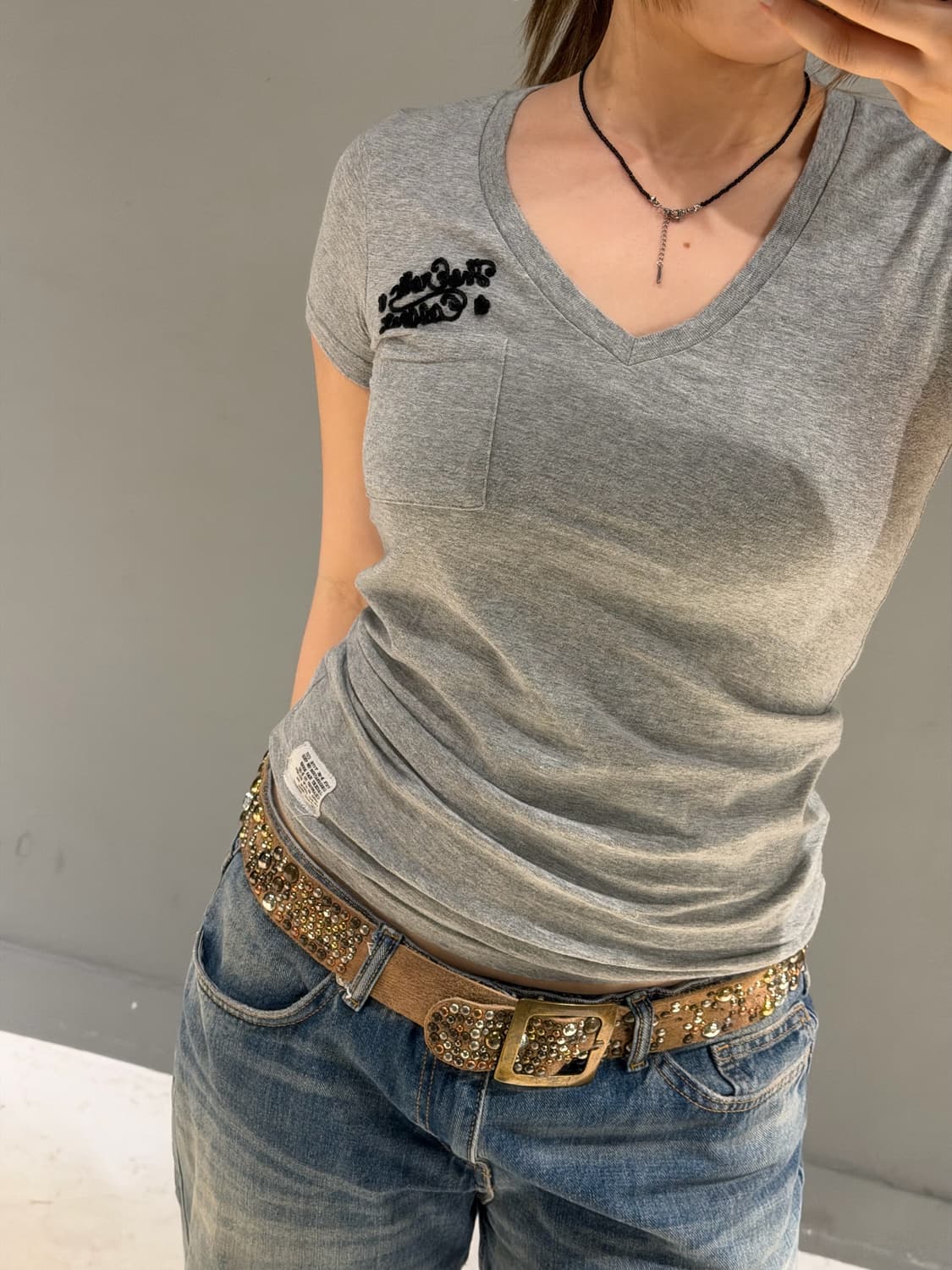 back embroied detail pocket t-shirt 상품이미지3