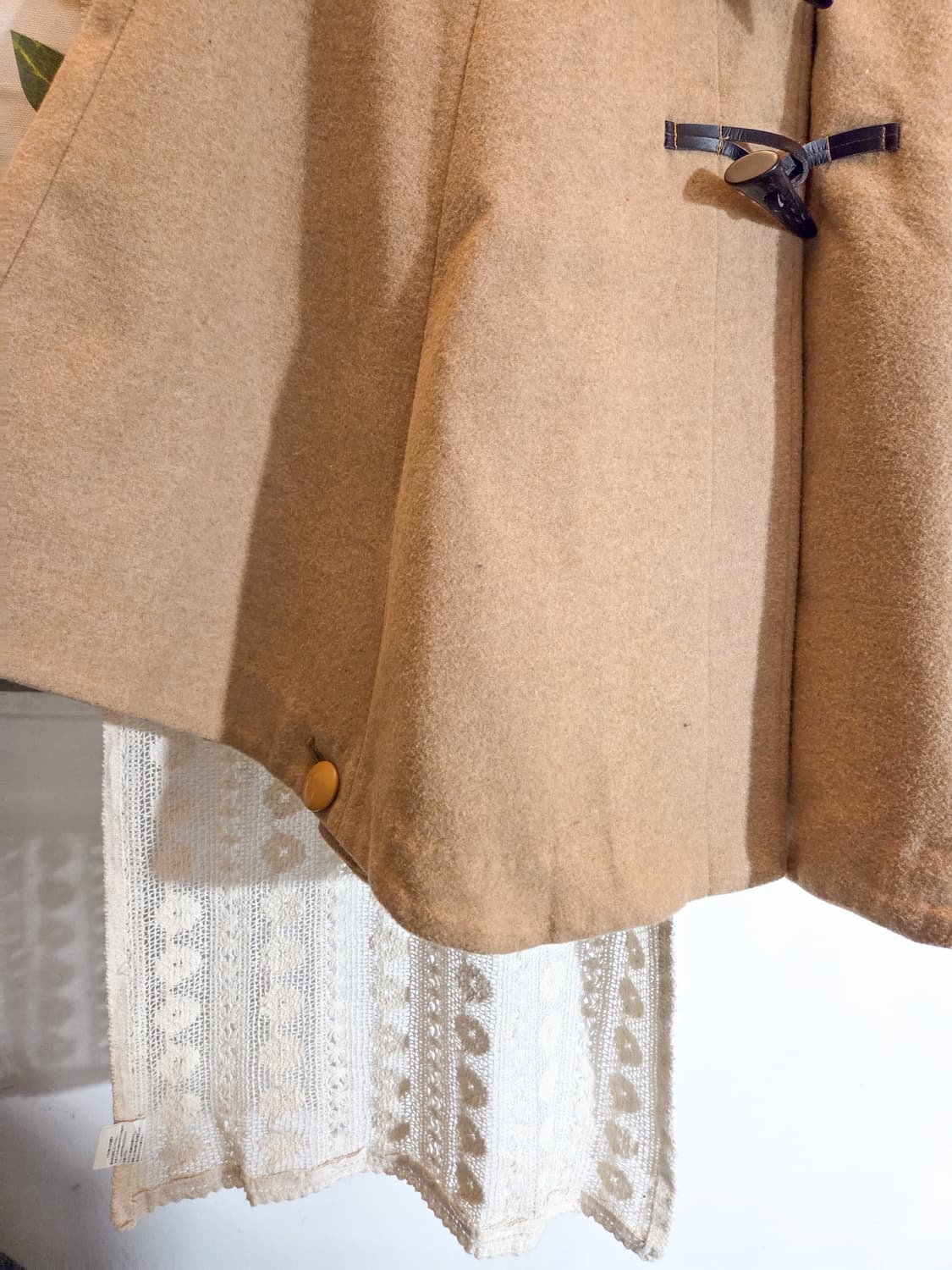 베이지 더플 케이프 코트 상품이미지3