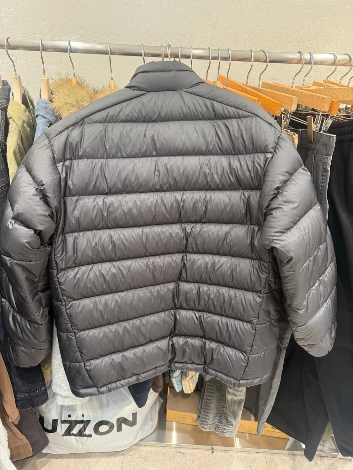 모이프 헬리움 다운자켓 블랙 1사이즈 상품이미지2