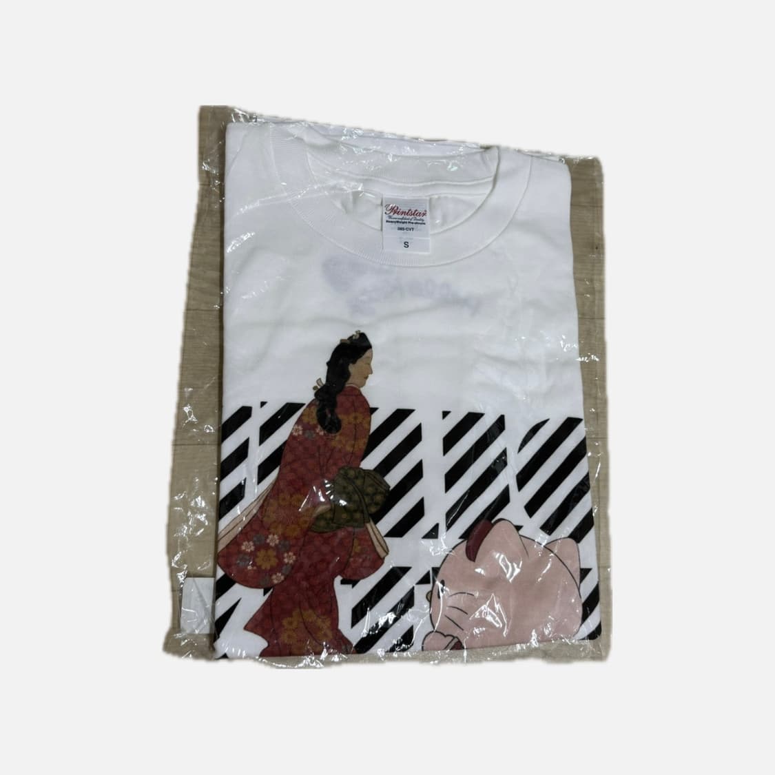 산리오 헬로키티 50주년 반팔티 상품이미지1