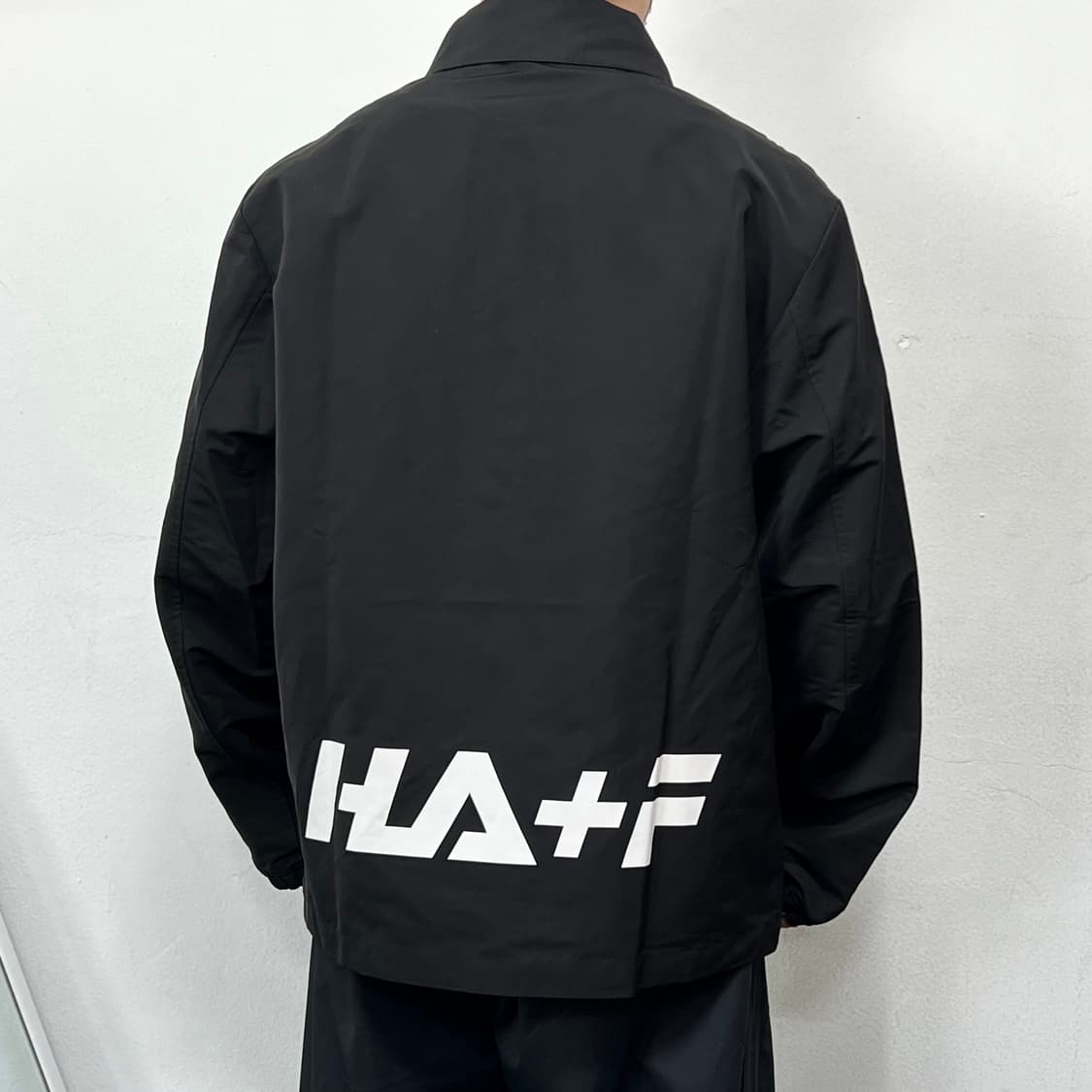 하이더 아커만 x 휠라 마시오 코치 트랙 자켓 상품이미지6