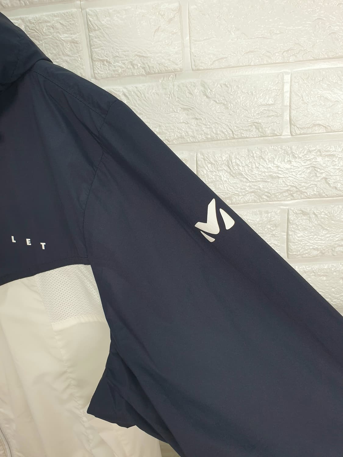 [110]밀레 초경량 바람막이 상품이미지4