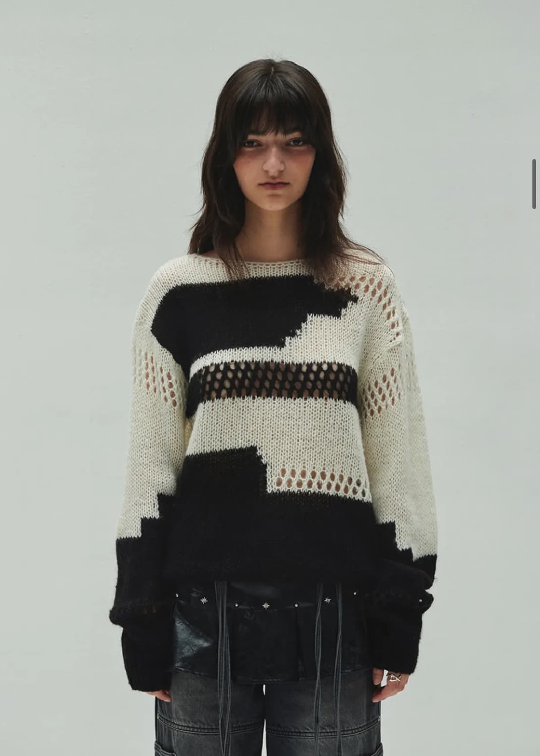 다이애그널(DIAGONAL) 레이어드 펀칭 배색 니트 상품이미지2