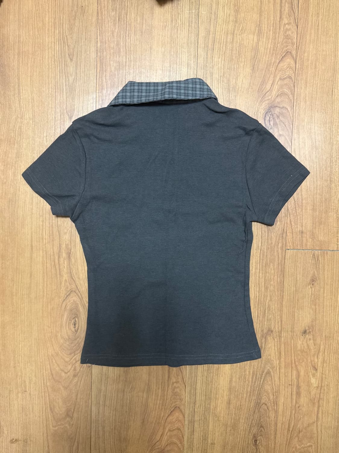 체크카라 티셔츠 차콜 상품이미지2