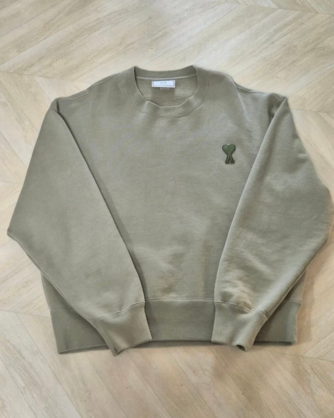 정품 아미 스몰 하트 맨투맨 올리브 그린 상품이미지1