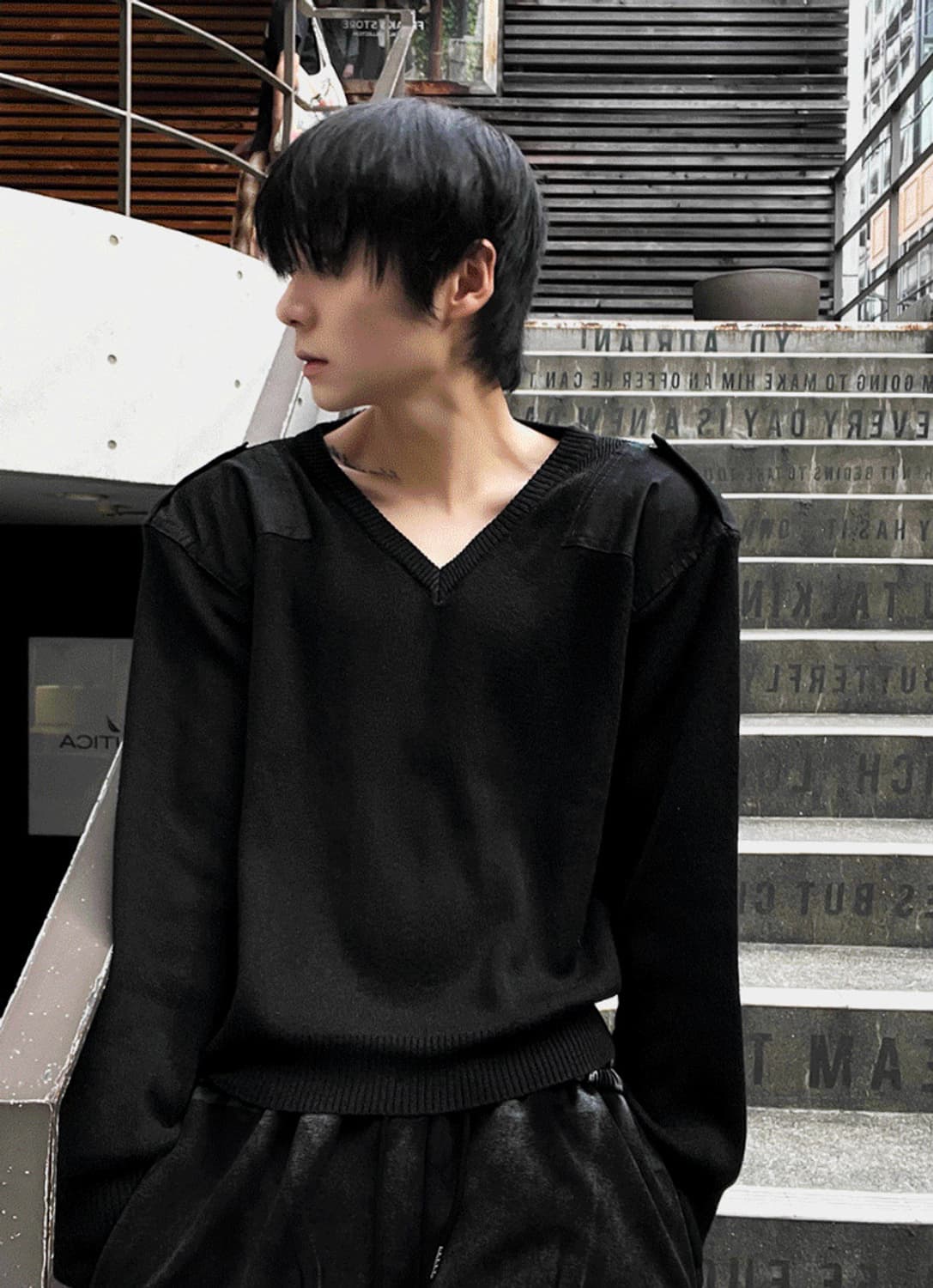 코시하루 어깨패치 브이넥 세미크롭 상품이미지2