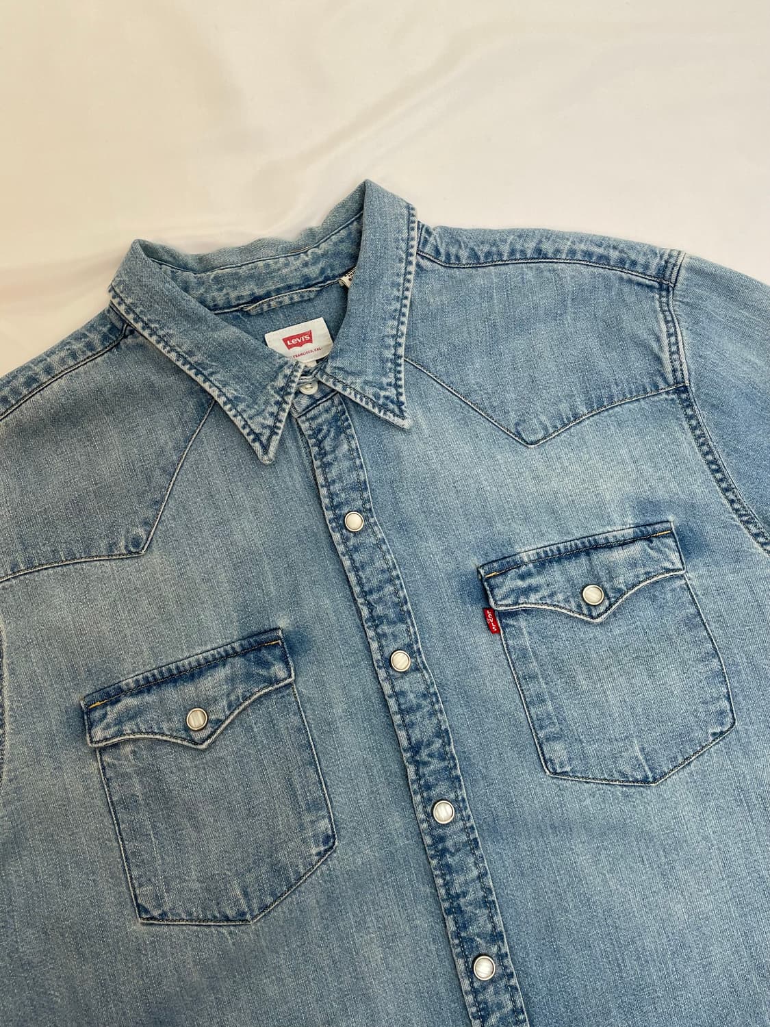[Levi’s] 웨스턴 데님셔츠 (연청) 상품이미지4