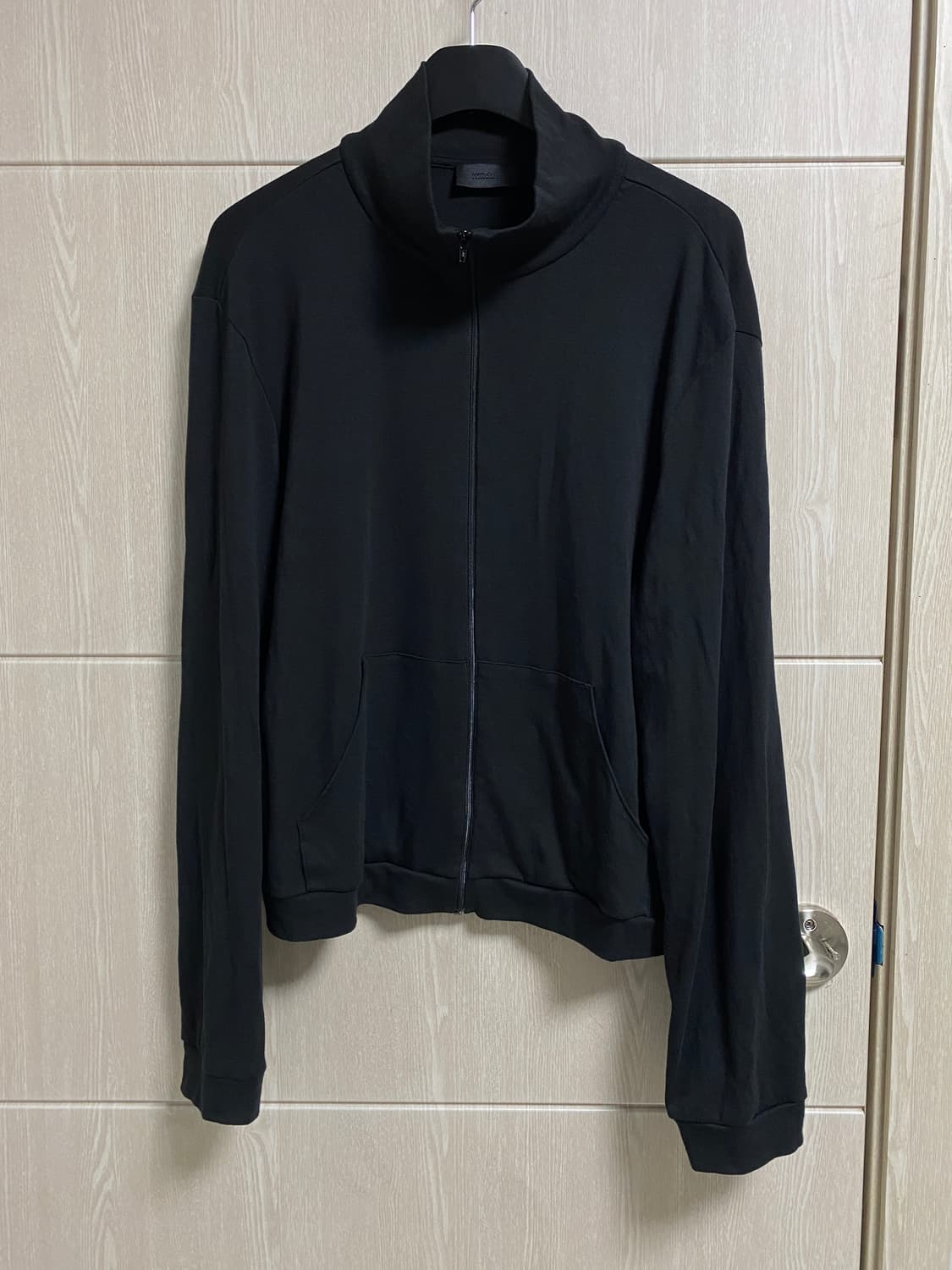 머듈 넥 집업 블랙 상품이미지2