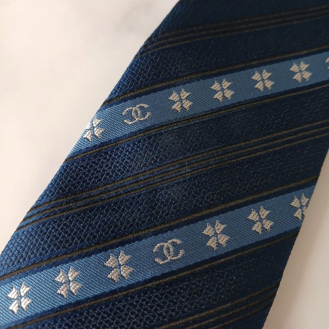 샤넬 실크 블루 자카드 로고 패턴 넥타이 9.5cm A~B등급 E849
 상품이미지10