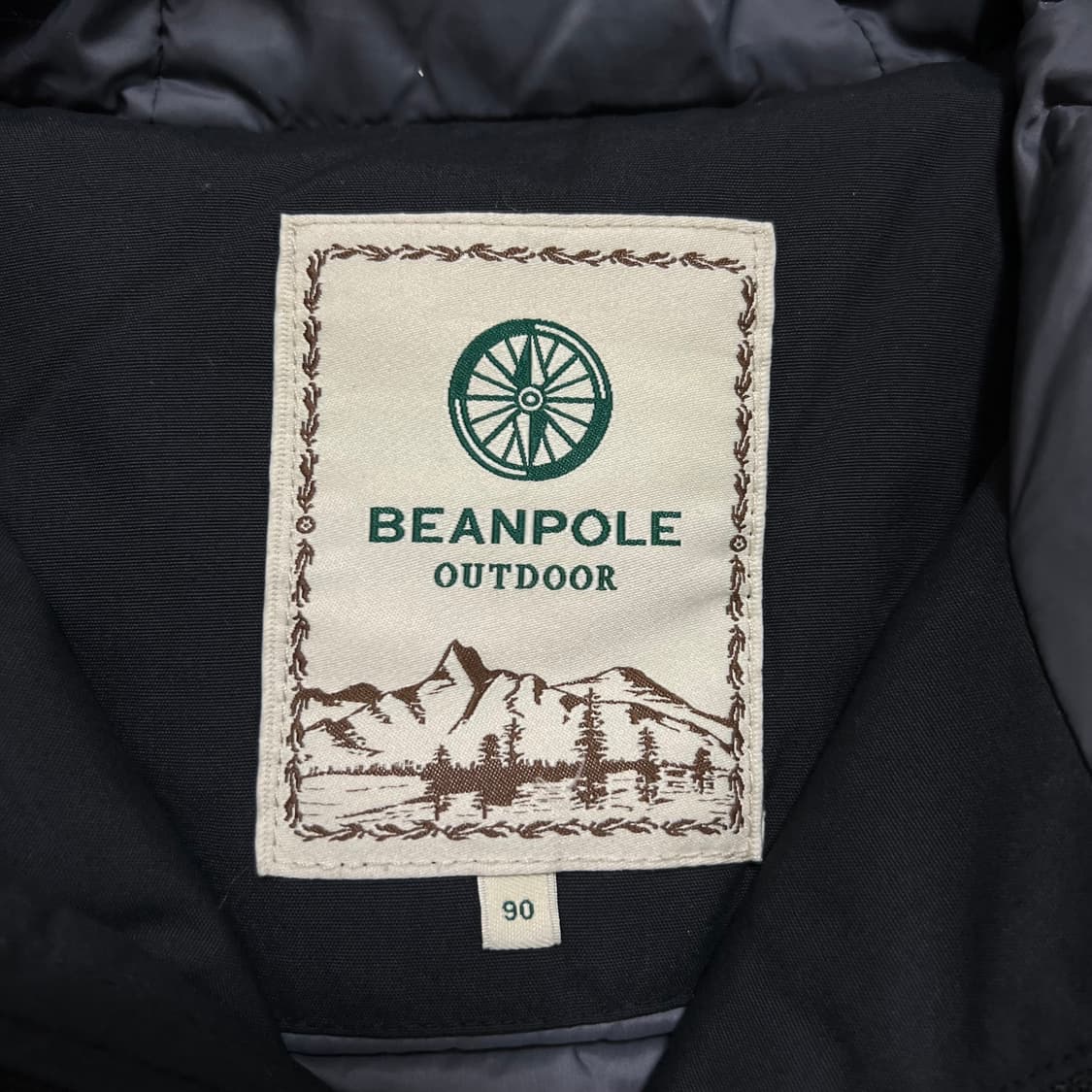 빈폴 아웃도어 덕다운 로고 퍼후드 미디엄 패딩 점퍼 [블랙] S/90 상품이미지5