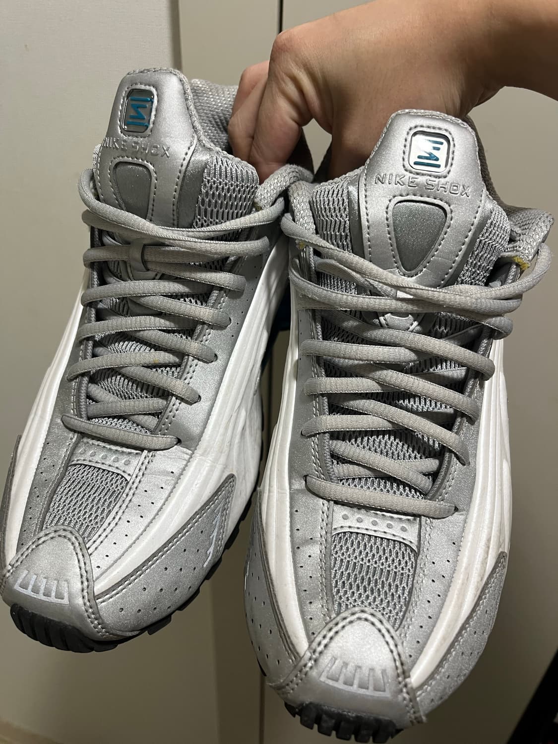 나이키샥스 R4 270사이즈 팝니다 상품이미지1