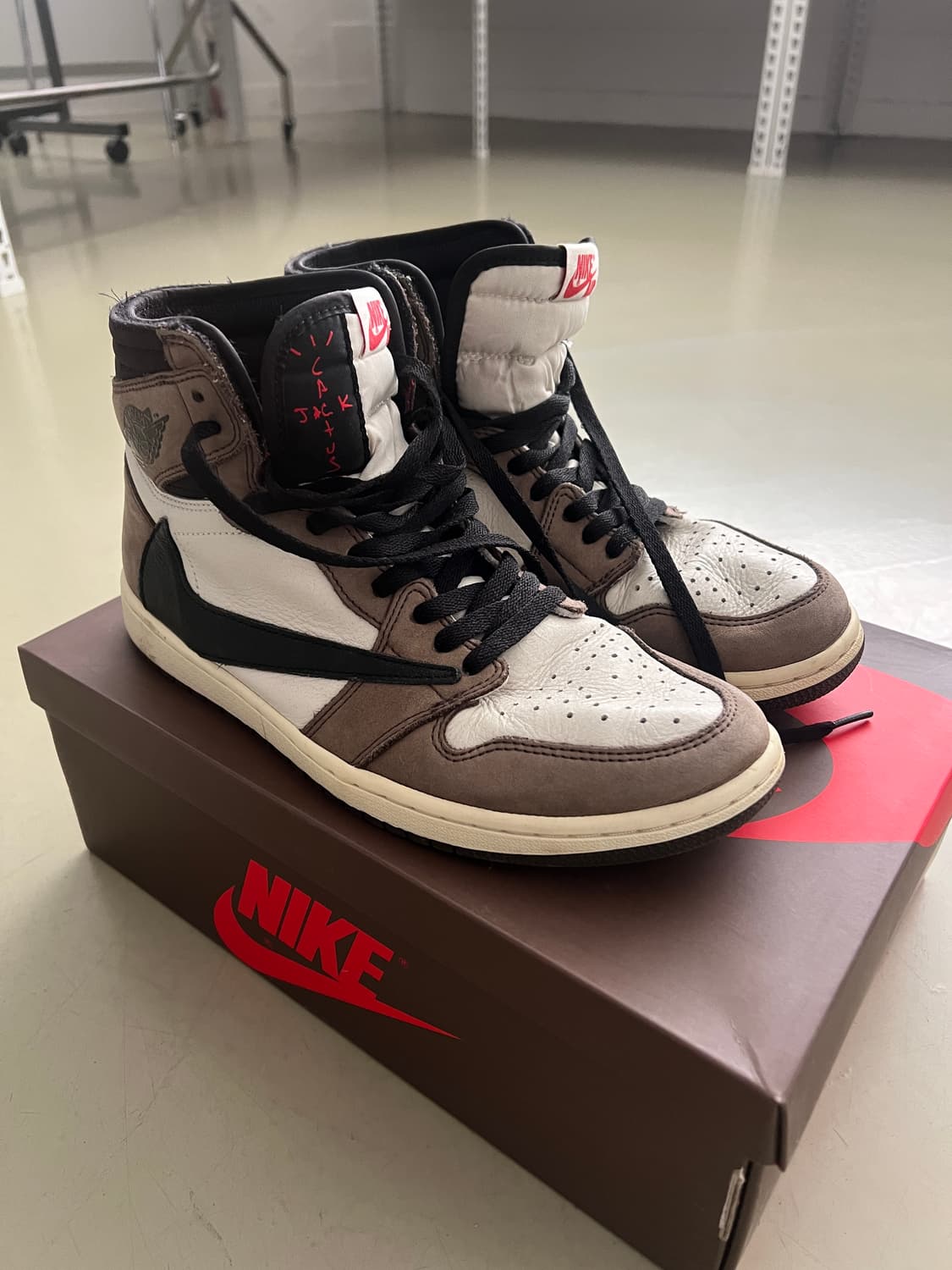 스캇 조던 1 모카 상품이미지9