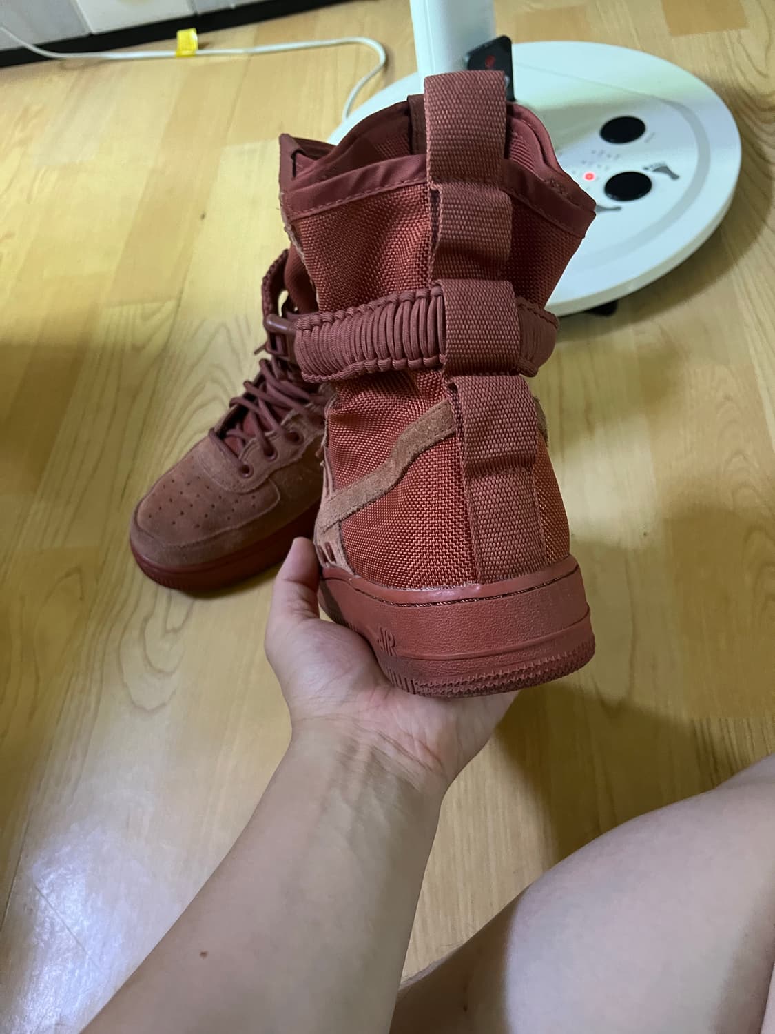 (희귀매물) 나이키 에어포스 SF 더스티피치 265mm 상품이미지5