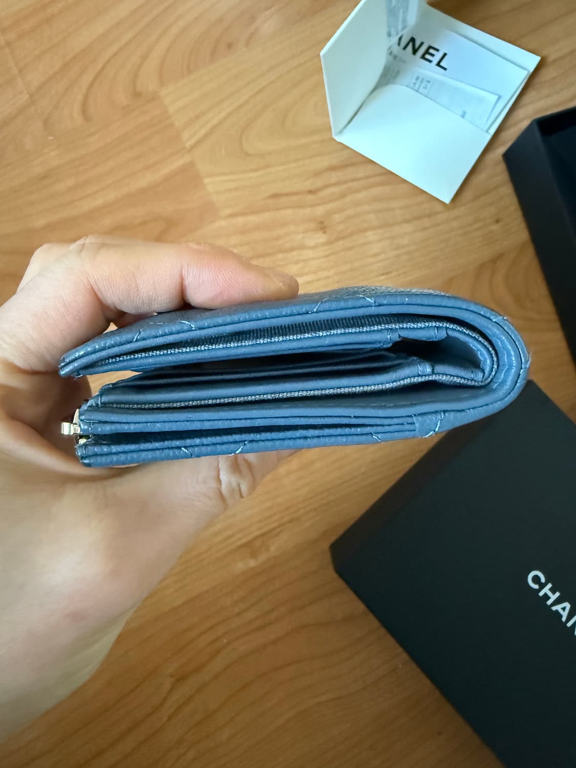 샤넬 캐비어 반지갑 블루 상품이미지4