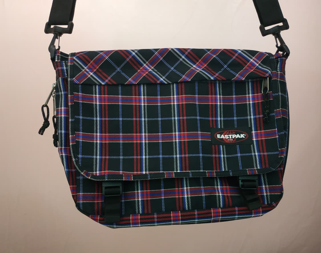 이스트팩 체크 크로스백 상품이미지2