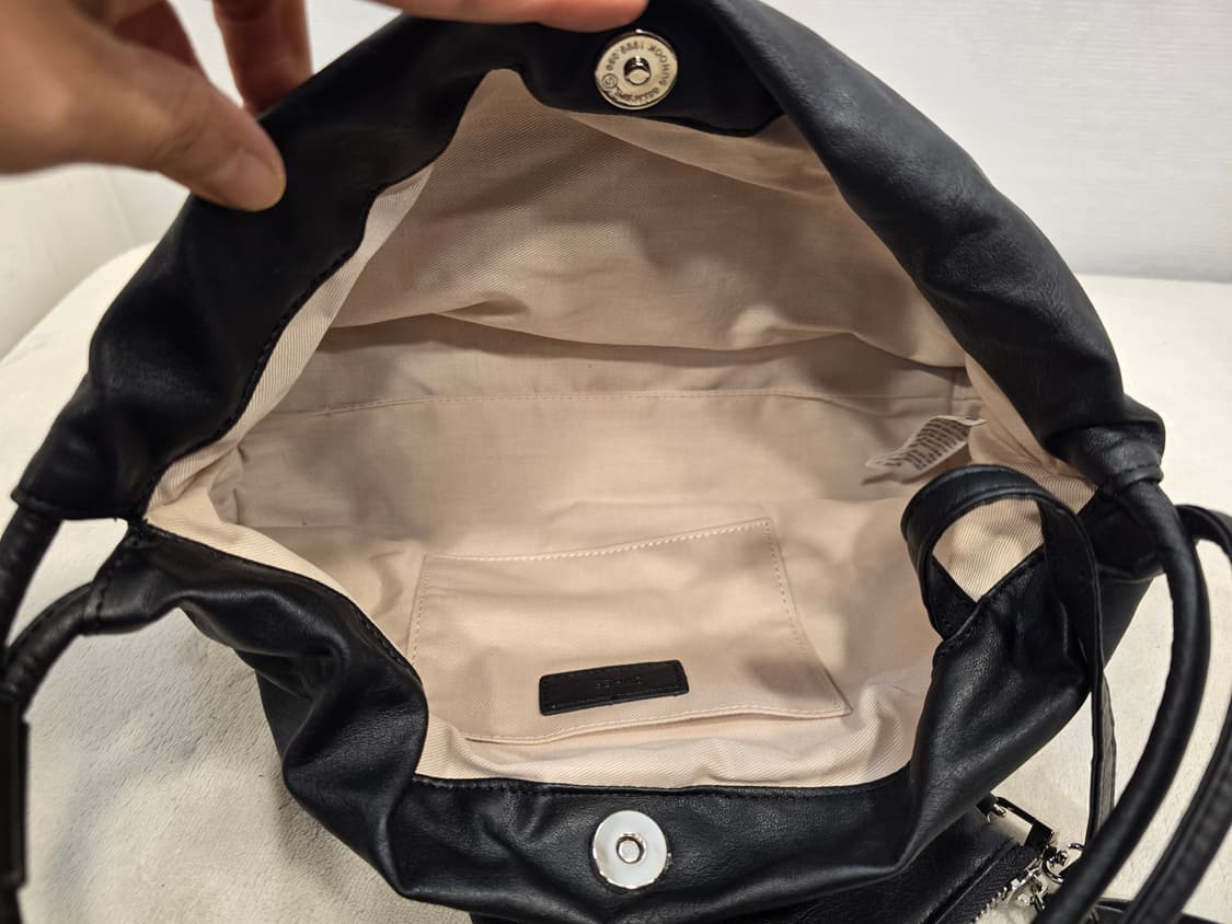 거의새거) 오브히 OVHEE 24년 블랙 숄더백 상품이미지8