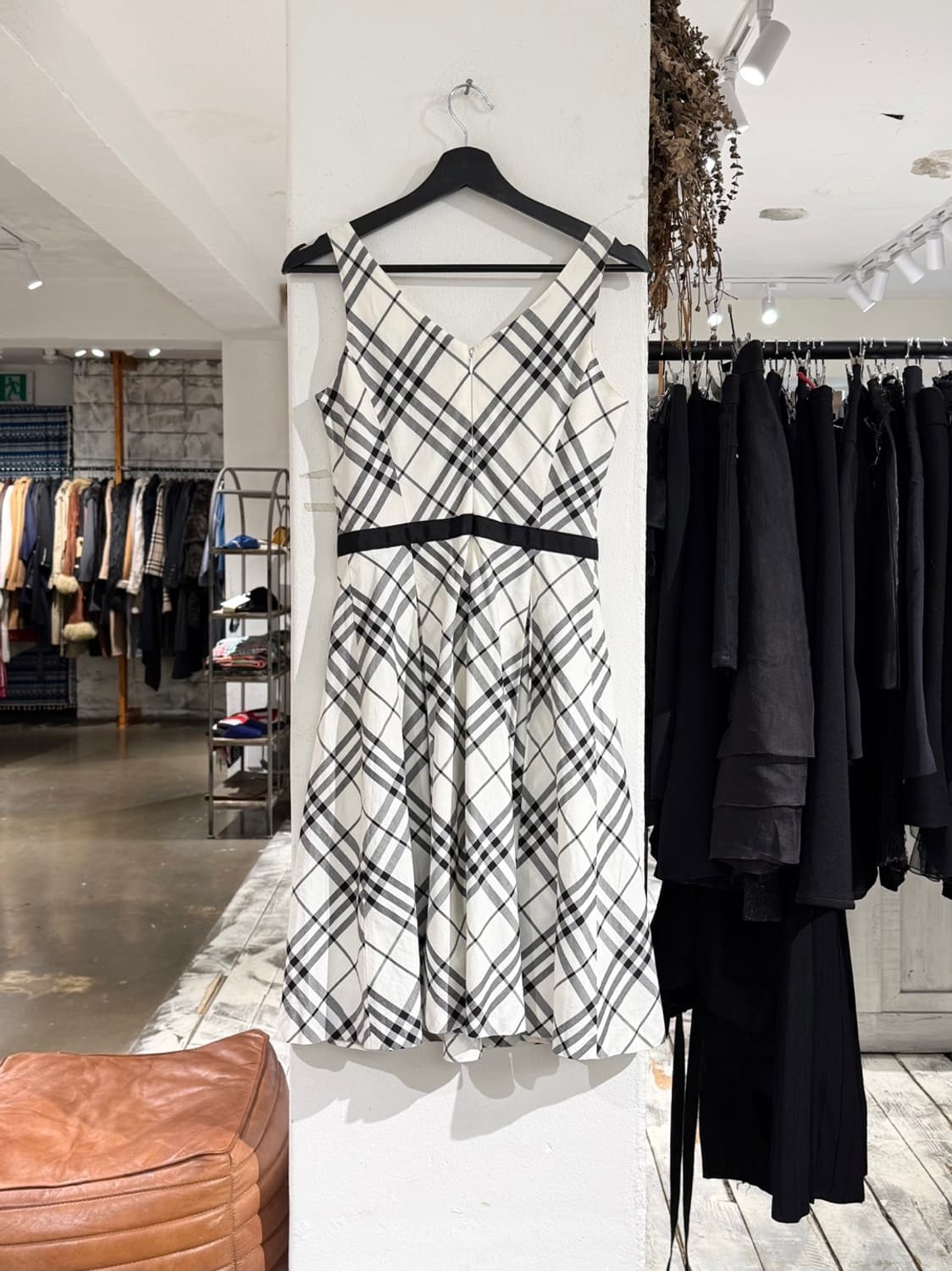 버버리 블루라벨 화이트 체크 슬리브리스 탑 원피스 상품이미지4