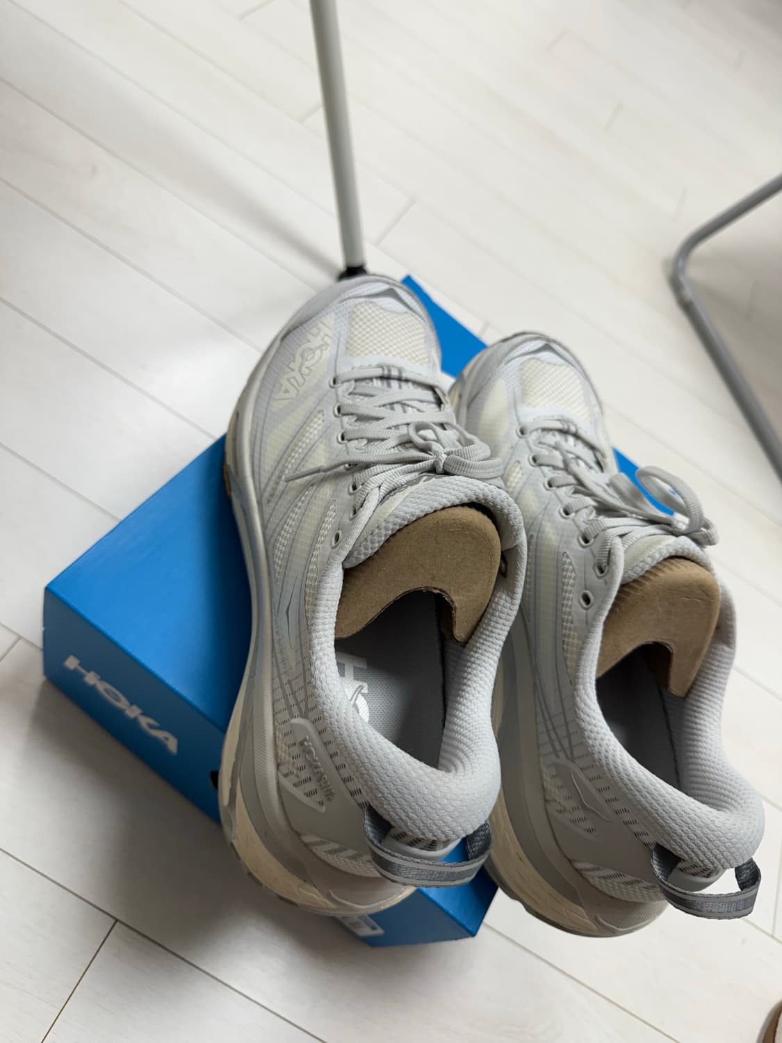 호카 마파테  스피드 2  285 사이즈  정확히 4회 착용  강남 신세 상품이미지4