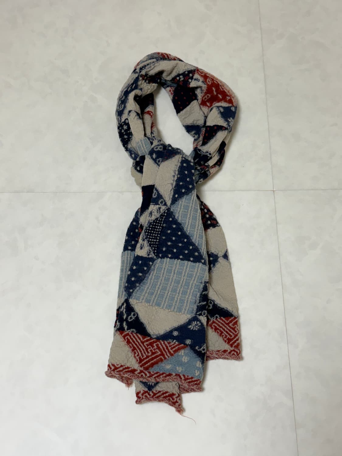 캐피탈 컬리 울 인디고 크랙 해피 스카프 상품이미지1