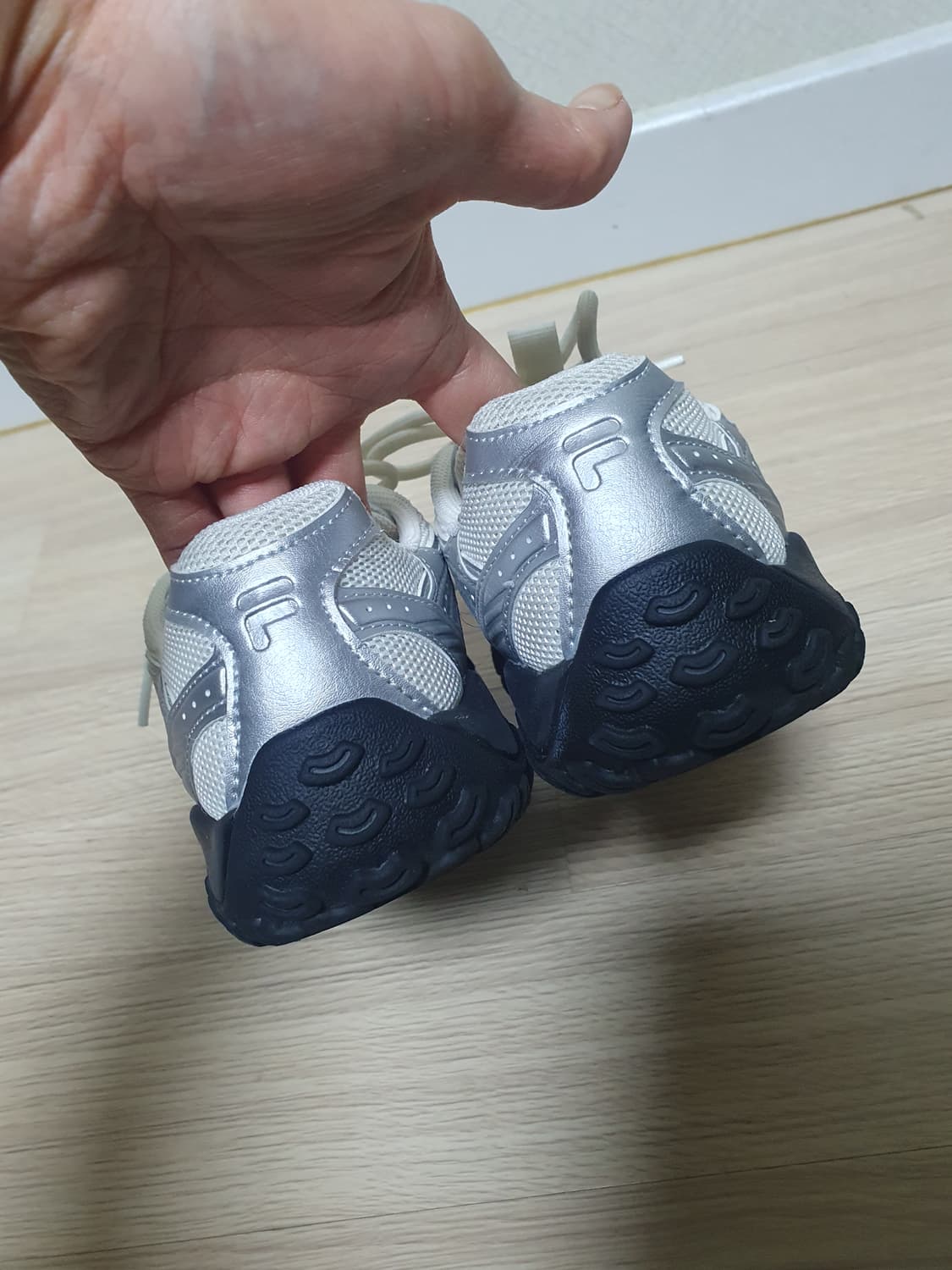 휠라 에샤페 MS 실버문 운동화 230 상품이미지6