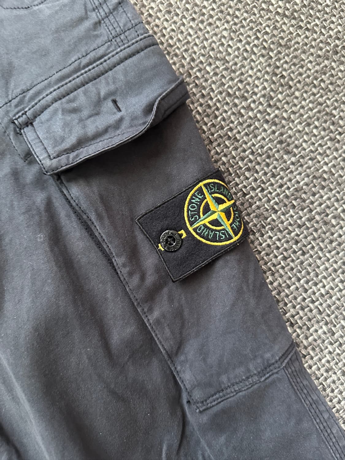 스톤아일랜드 카고 팬츠 상품이미지2