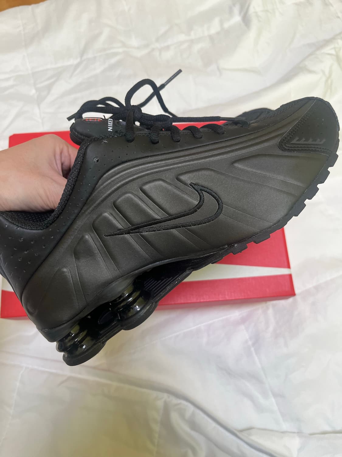 나이키 샥스 R4 블랙 브라이트 크림슨 상품이미지2