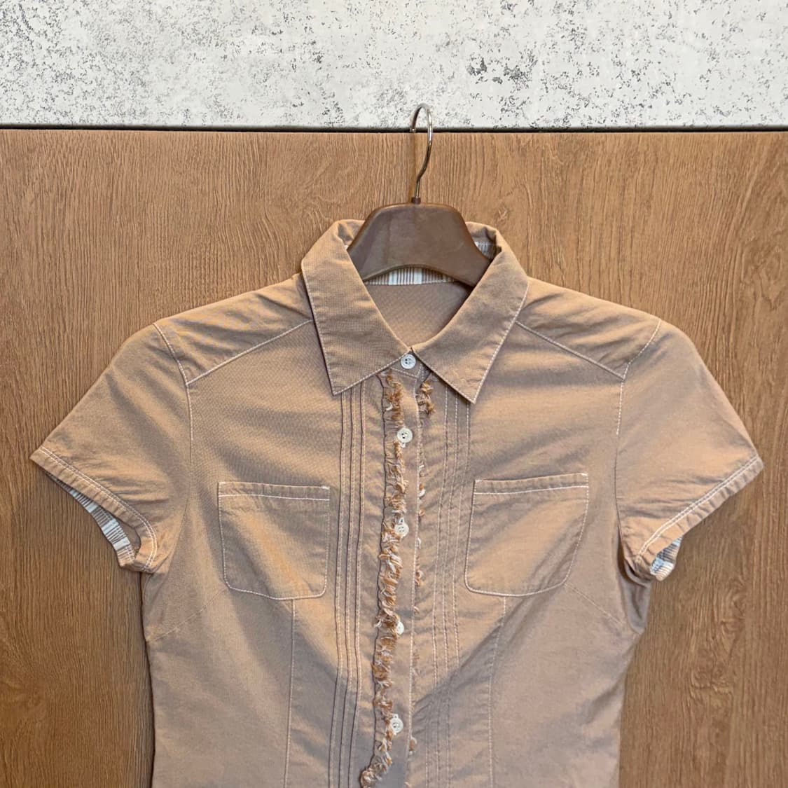 빈티지 반팔 셔츠 프릴 트리밍 디테일 슬임핏 베이지 상품이미지7