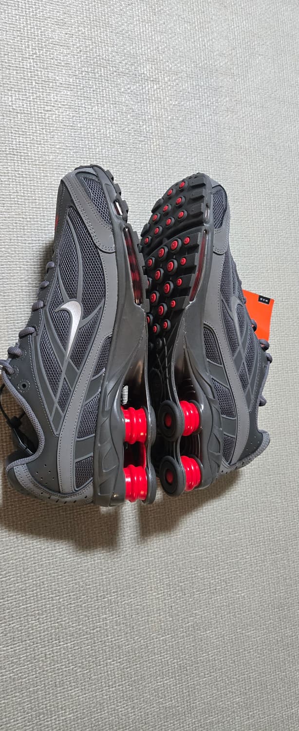 나이키 샥스 라이드2 그레이/레드 285사이즈  상품이미지4