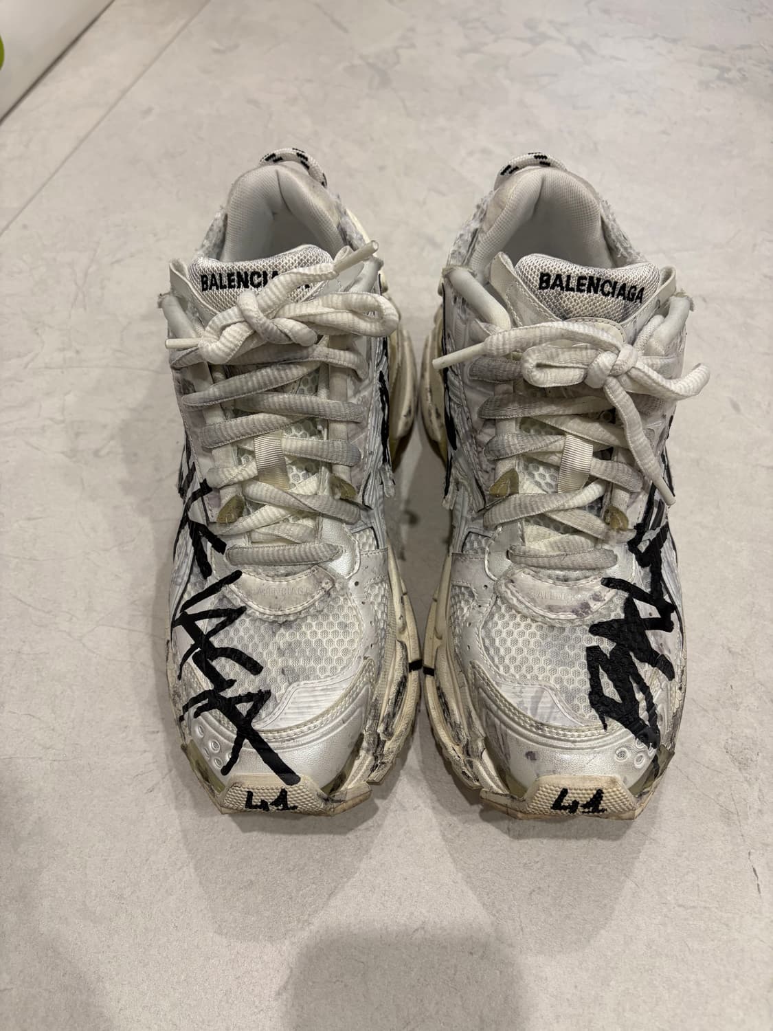 발렌시아가 뉴러너 그라피티 상품이미지1