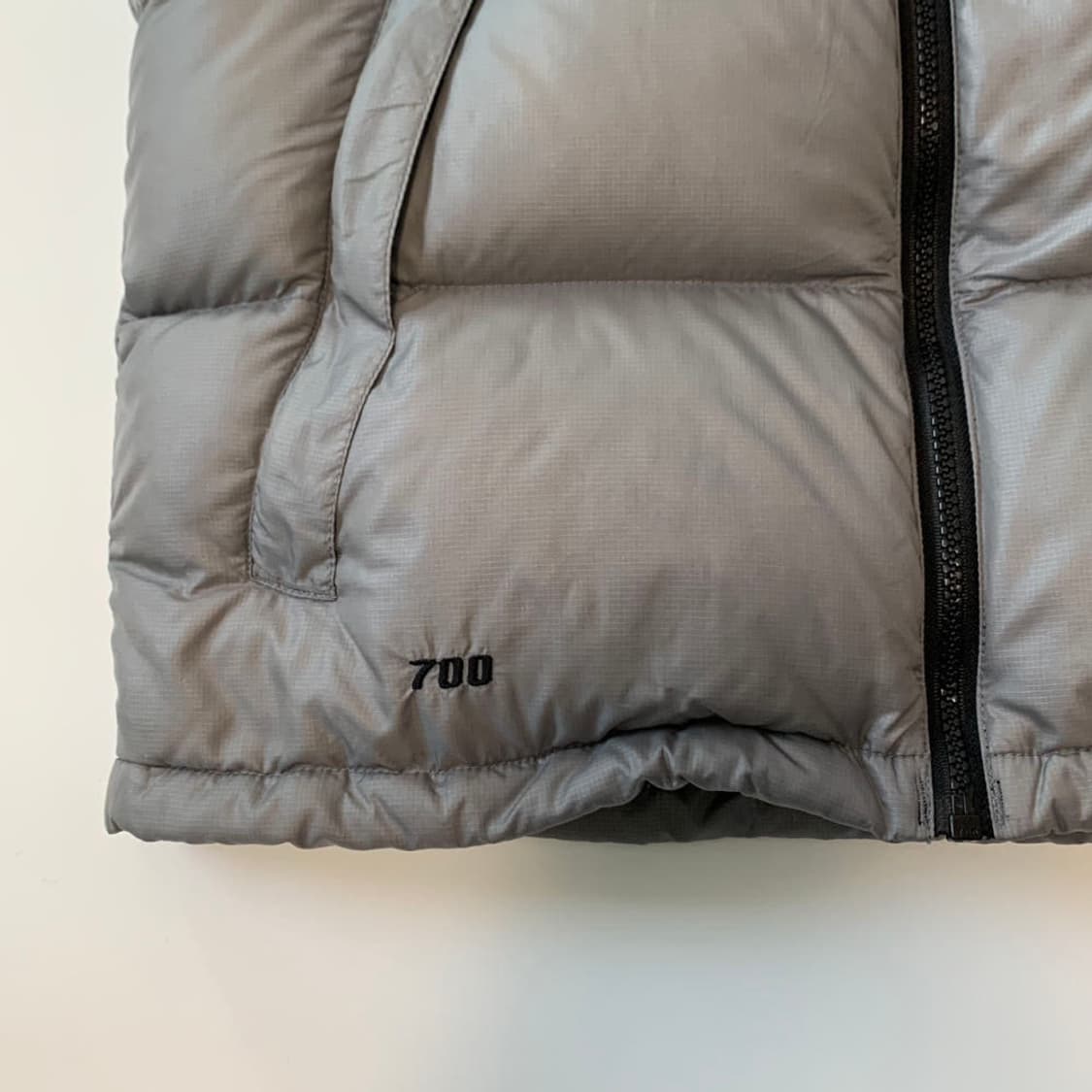 TheNorthFace 노스페이스 90s 센터백 로고 눕시 패딩 조끼 상품이미지3