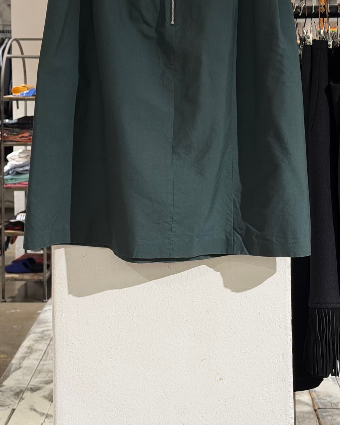 드리스 반 노튼 다크그린 핀턱 플레어 미디 스커트 상품이미지6