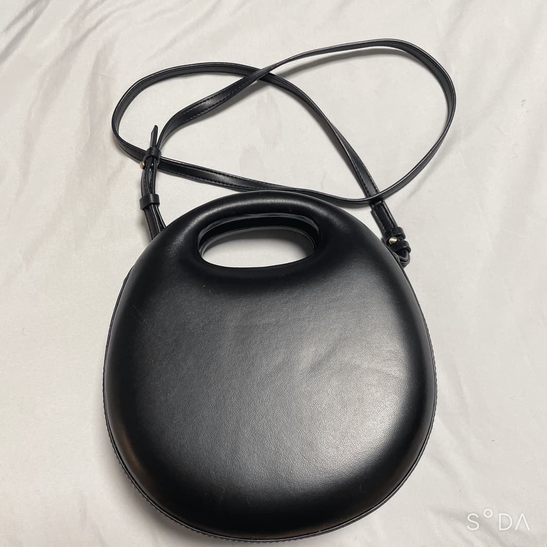 아카이브앱크 쉘 베이글 크로스백 블랙 상품이미지1