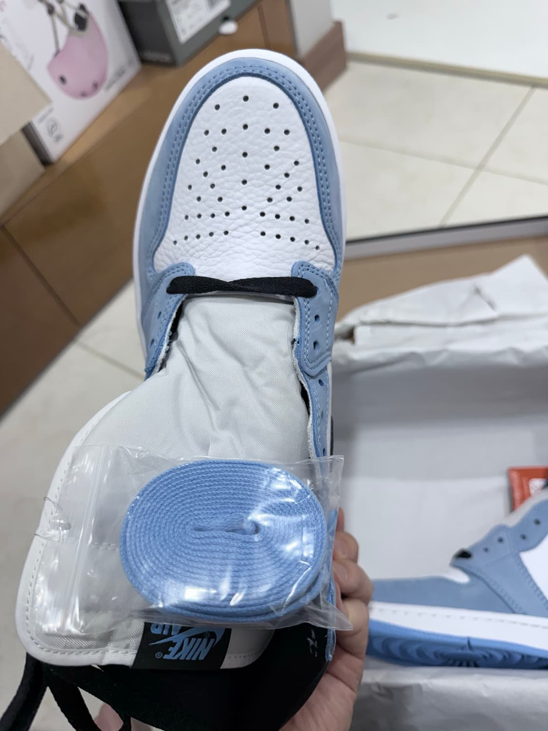 나이키 조던 유니버티블루 280 팝니다 상품이미지3