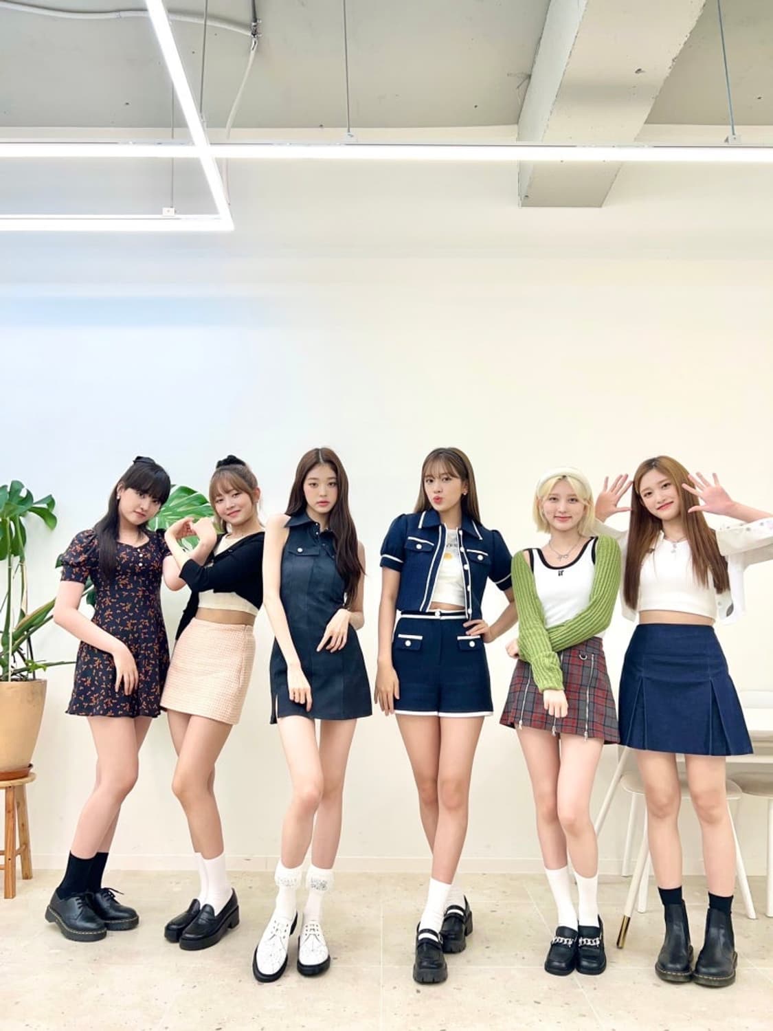 유즈 yuse 아이브 장원영 데님 프린트 홀터 원피스 - 블랙 판매  상품이미지3