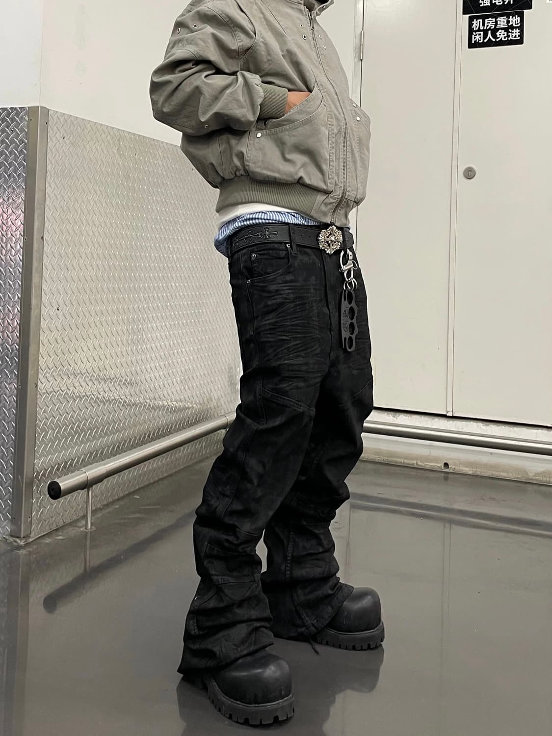 워싱 블랙 루즈 스트레이트 데님 팬츠 상품이미지5