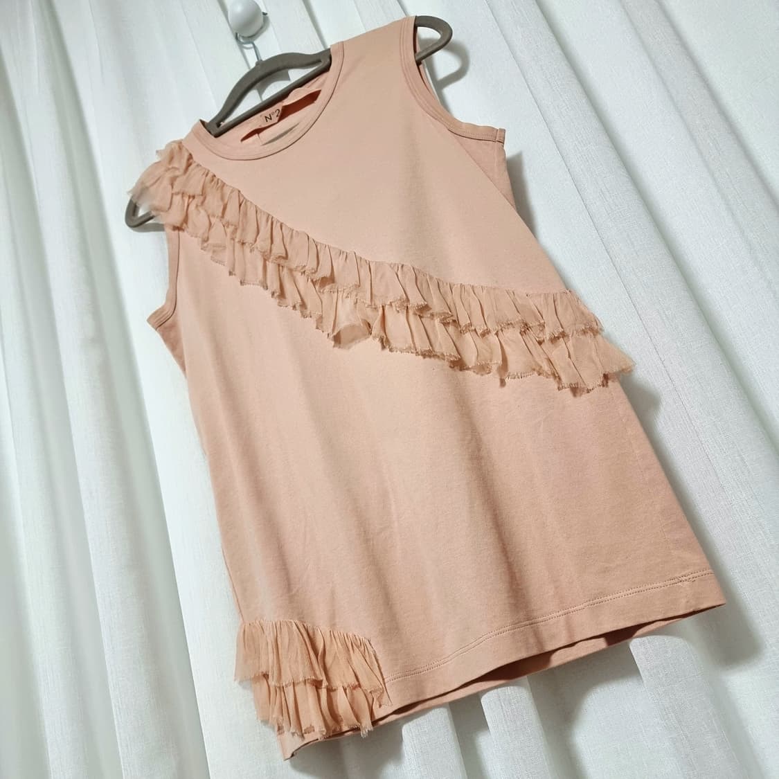 N21 누메로 벤투노 실크러플 슬리브리스 코튼 티 (55) 상태최상 상품이미지3