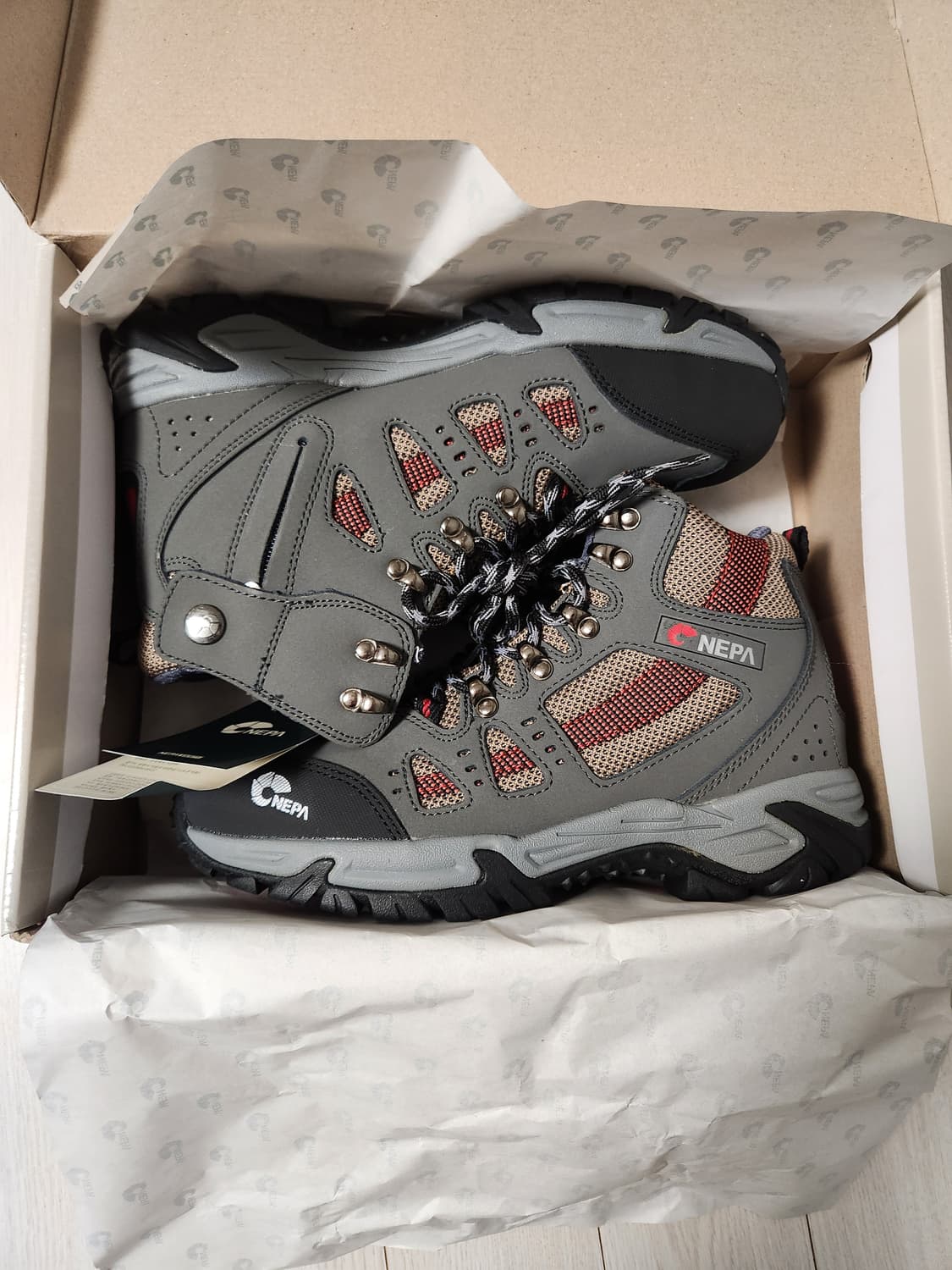 네파 안전화 GT-36N 255사이즈 새상품입니다. 등산할때 신으려고 샀 상품이미지1