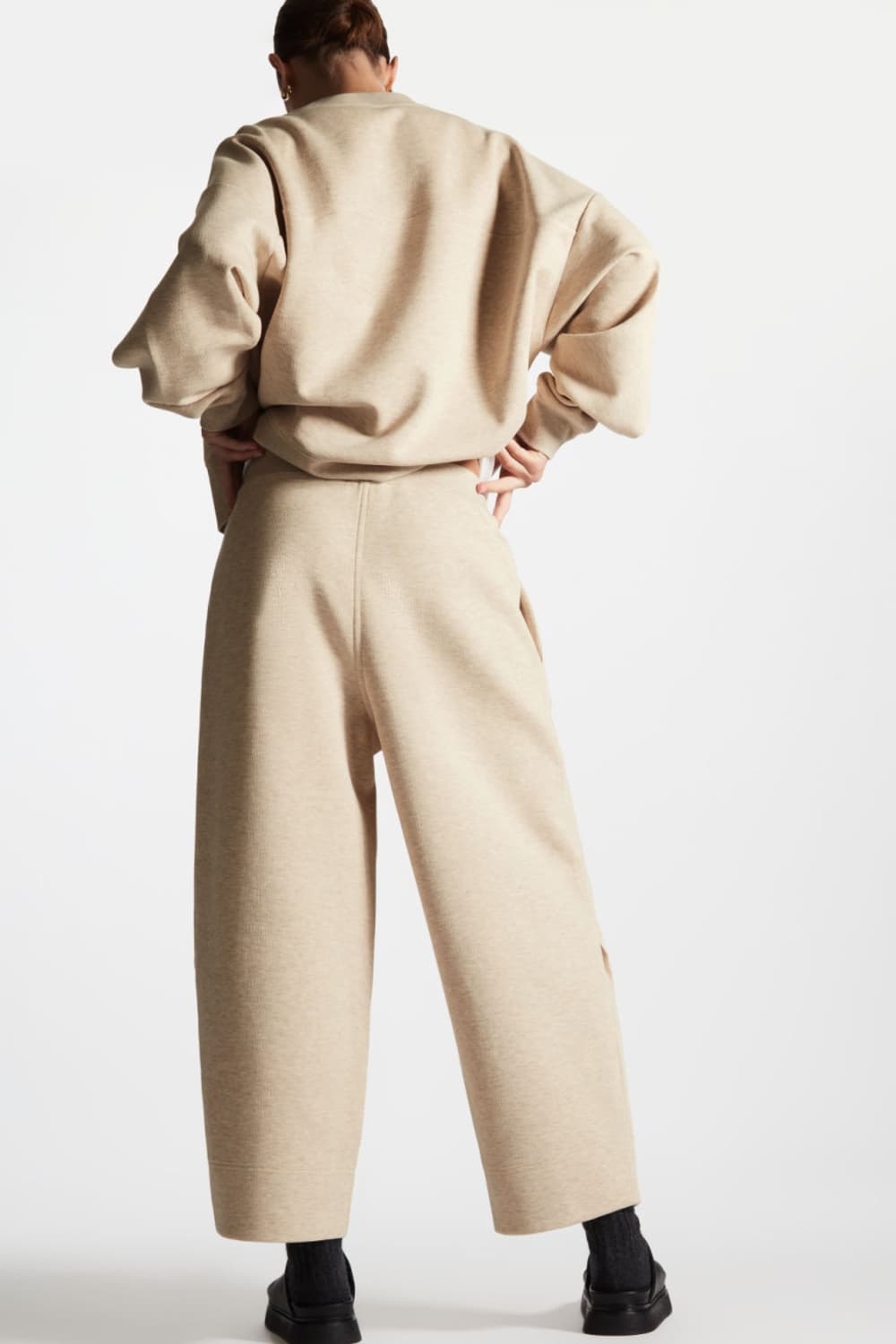 COS 코스 릴랙스드 핏 배럴 레그 조거 팬츠 상품이미지3