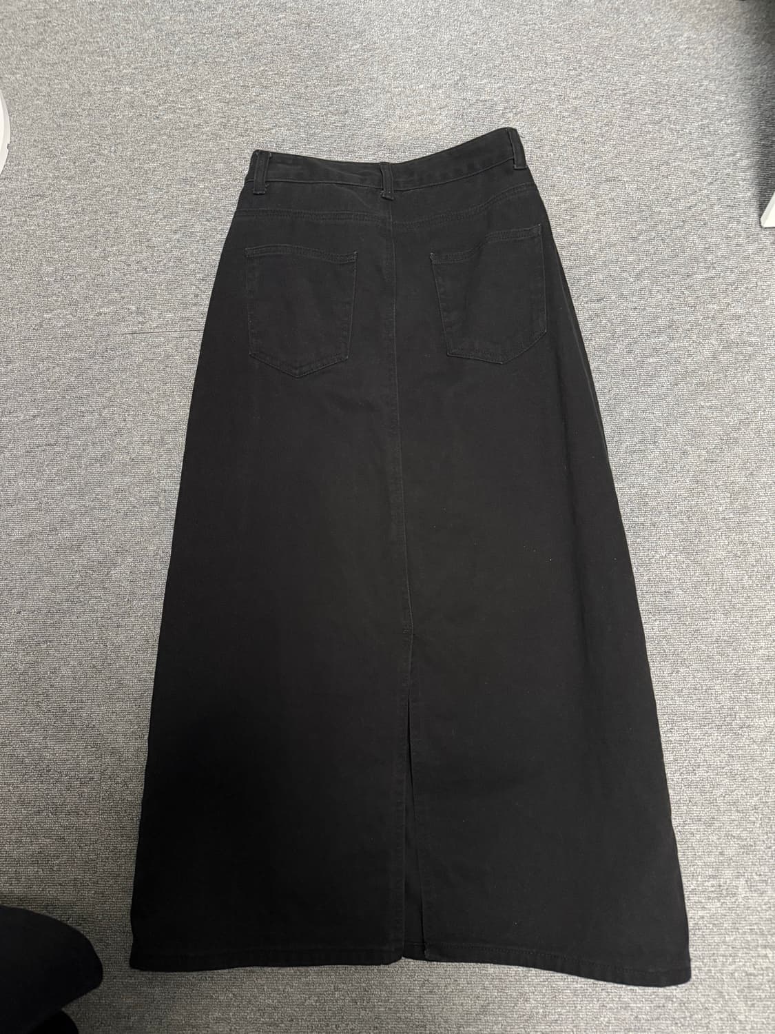 새상품 에이블리 A핏 뒷트임 롱스커트 블랙M 상품이미지3