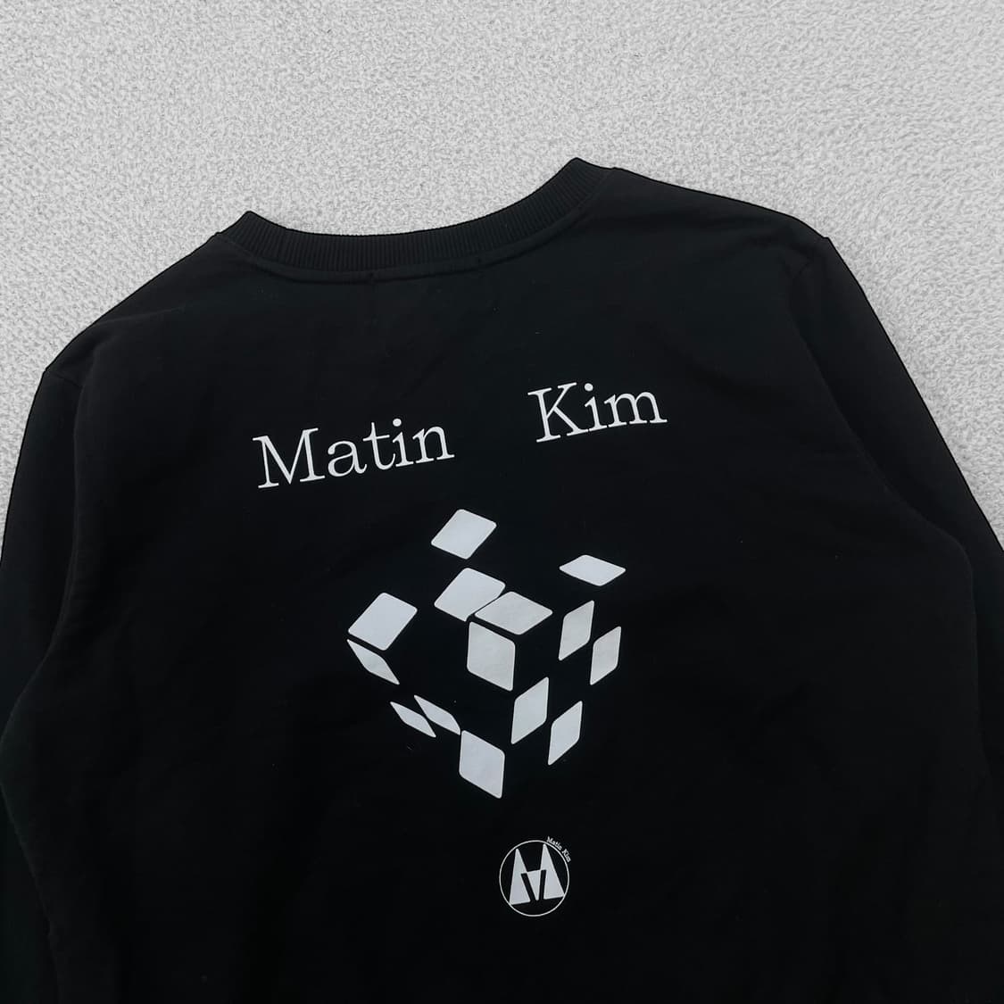 마뗑킴 루빅 큐브 맨투맨 블랙 상품이미지4