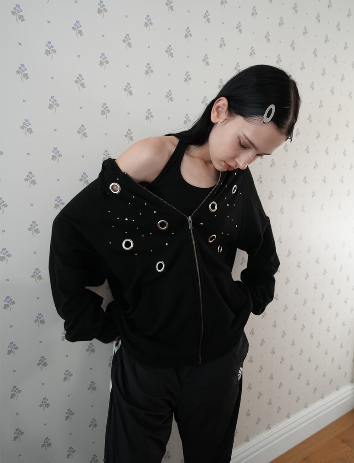 Stud Circle-ring Hoodie 블랙 상품이미지1