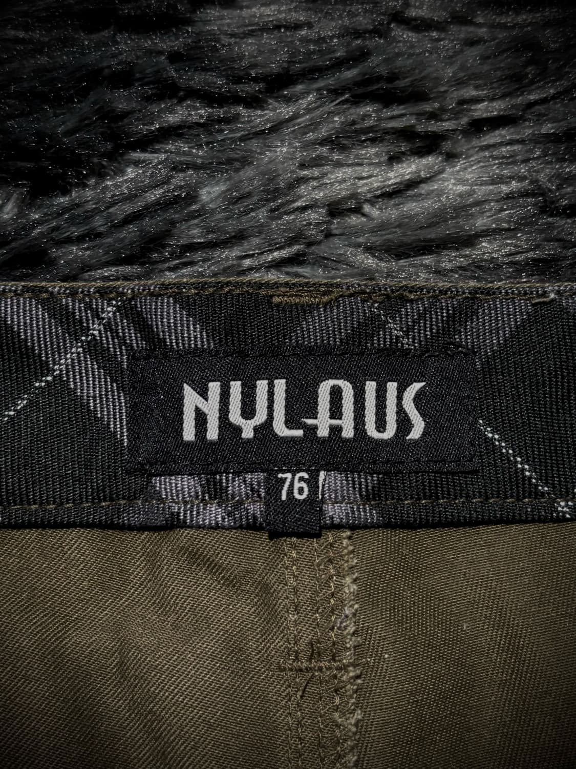 NYLAUS 레이어드 웨이스트 지퍼 셔링 카키 팬츠 상품이미지9