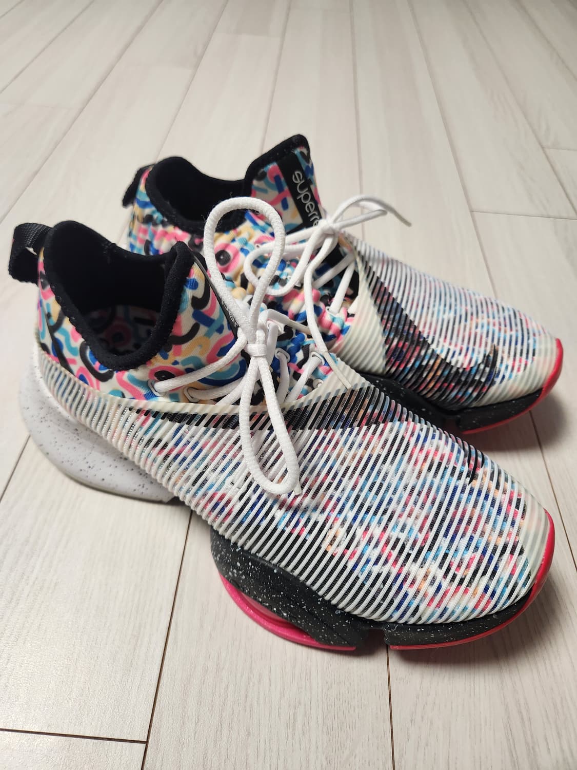 나이키 운동화  에어 줌 슈퍼렙 BQ7043-004 러닝화 사이즈240
 상품이미지3