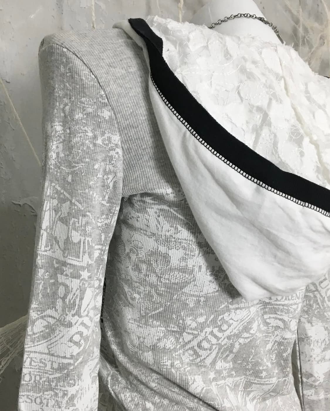 LIBERTALIA Hooded long sleeves 상품이미지4